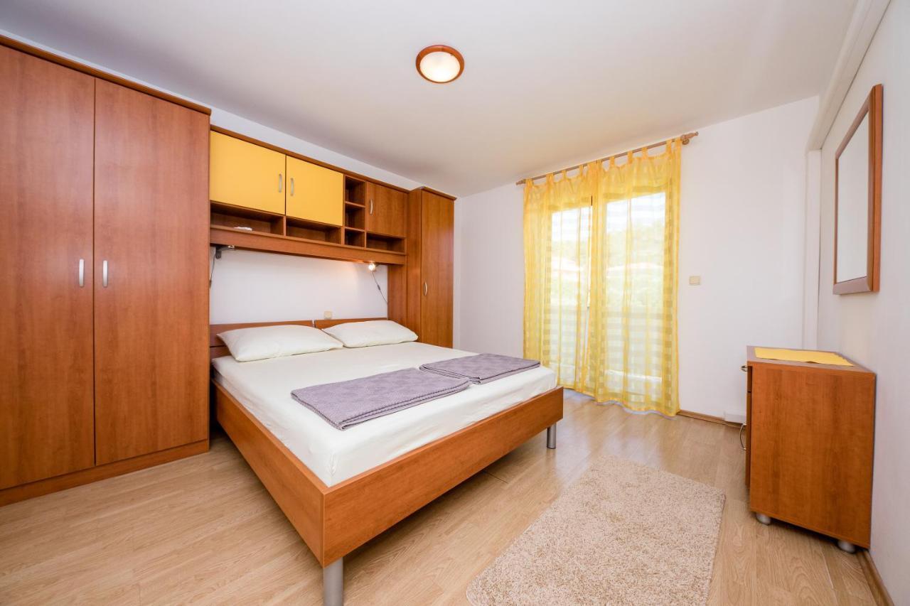 Apartments Padovan Banjol Exterior foto