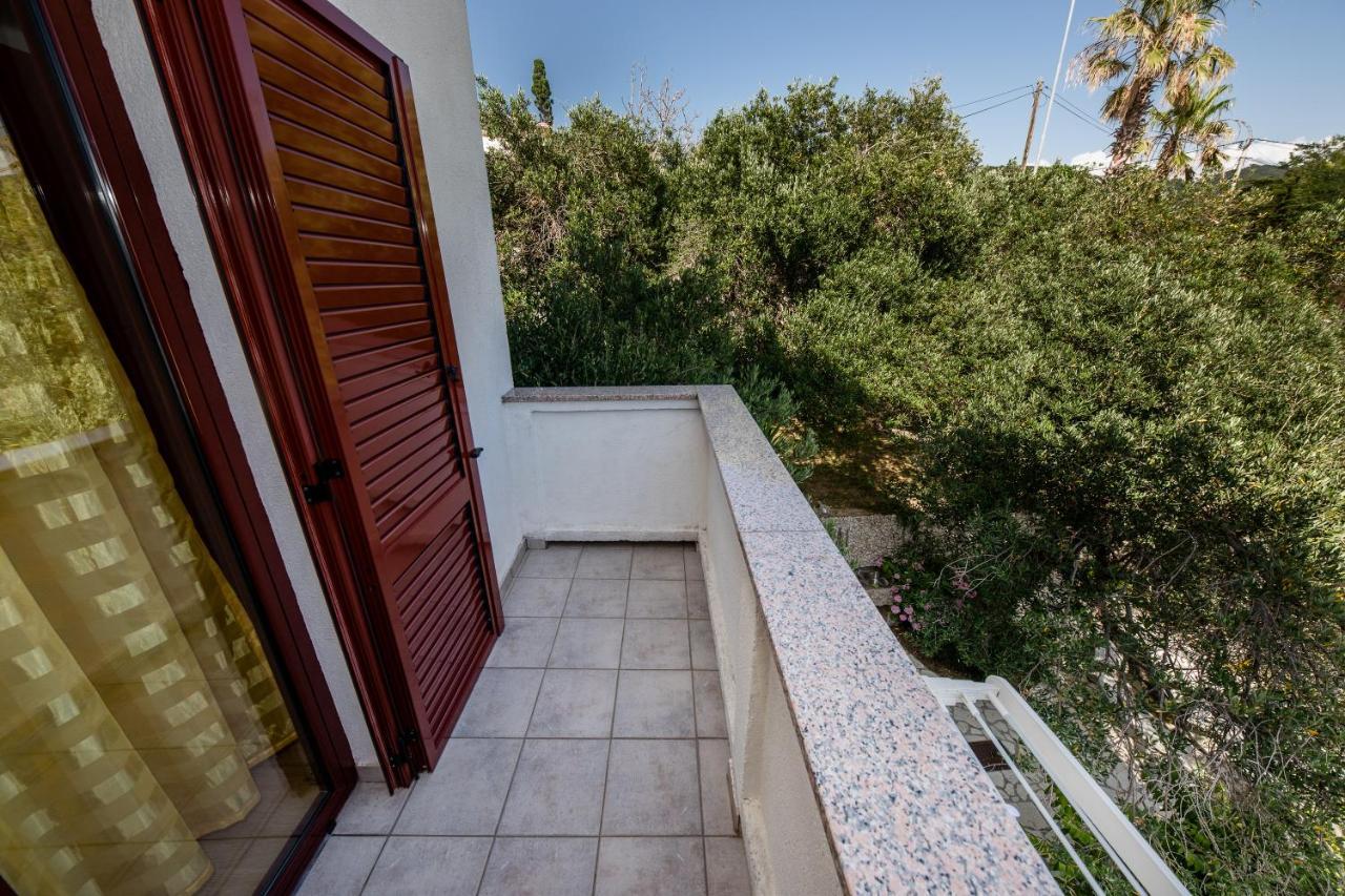 Apartments Padovan Banjol Exterior foto